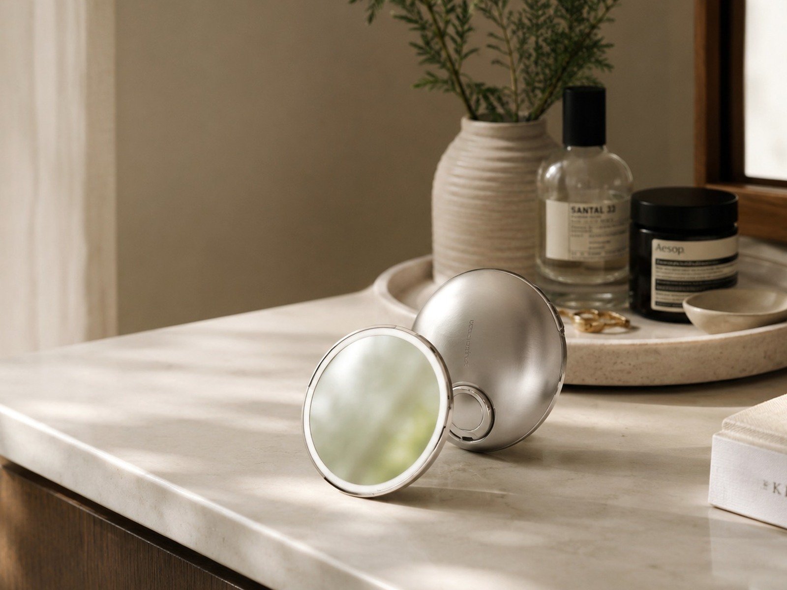 Simplehuman Sensor Mirror Compact in context
