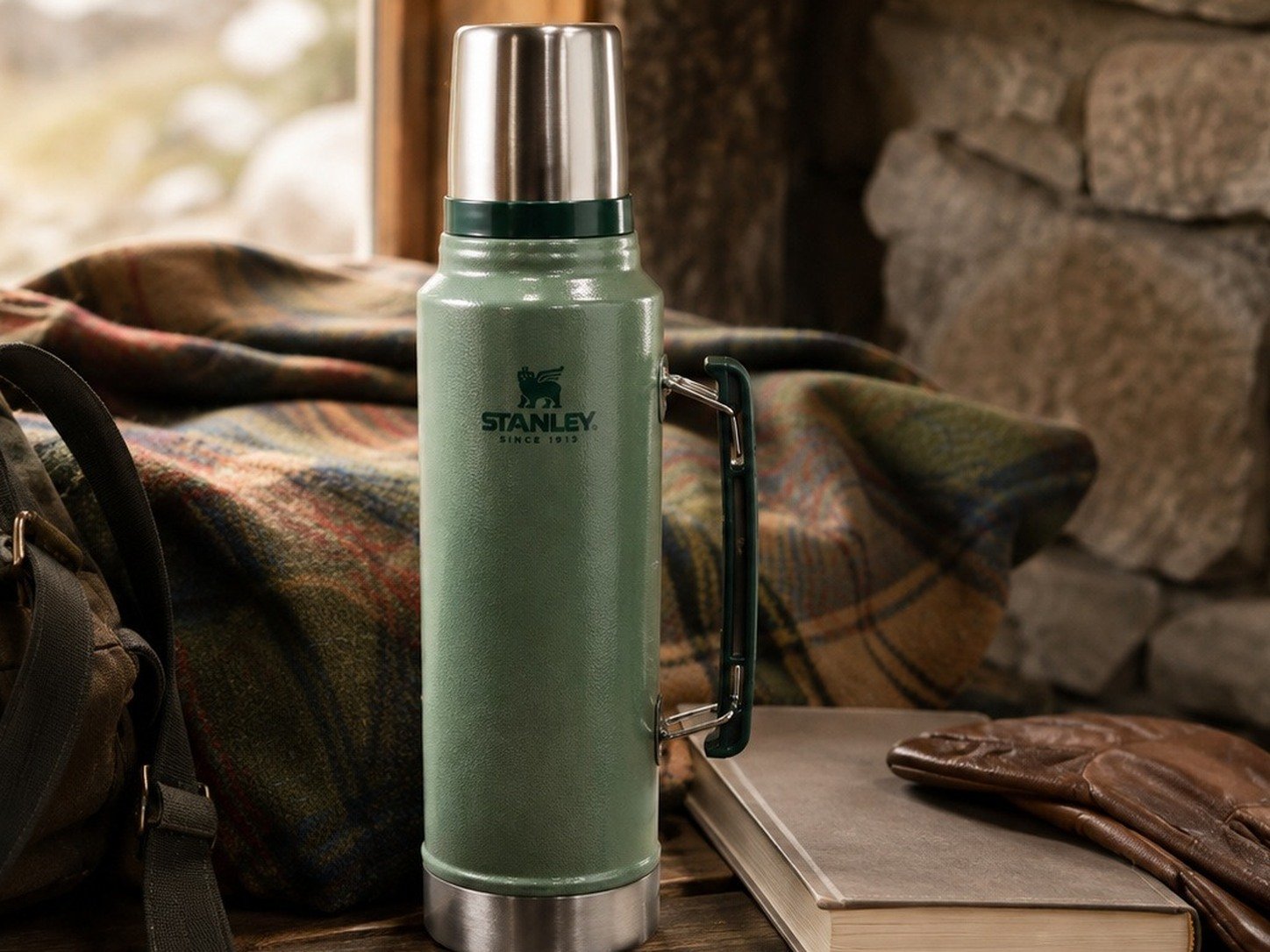 Stanley Classic Legendary Bottle 1L product detail