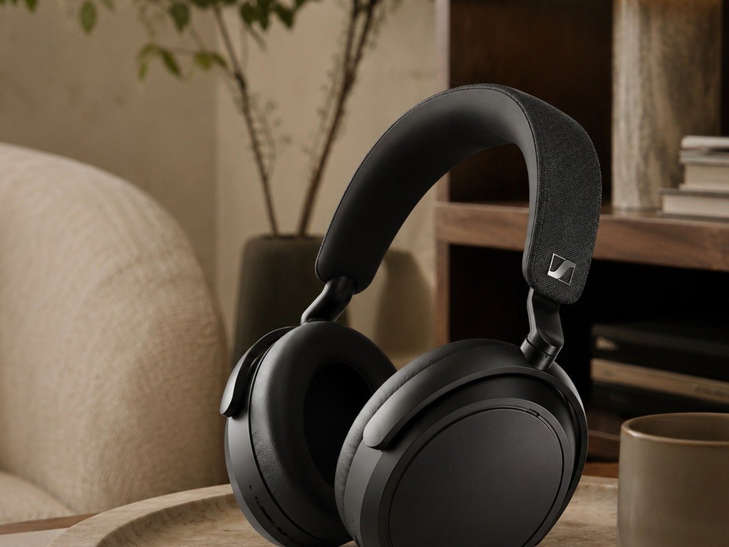 Sennheiser Momentum 4 Wireless product detail